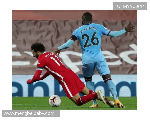 喜欢假摔的足球明星们如何在赛场上演绎戏剧化瞬间与争议时刻 喜欢假摔的足球明星们如何在赛场上演绎戏剧化瞬间与争议时刻